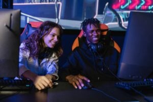 More young women seek careers in booming video game industry